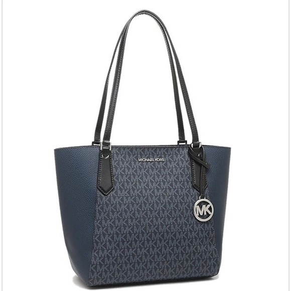 Michael Kors blue Bag
35F9SKFT5V - Picture 1 of 6